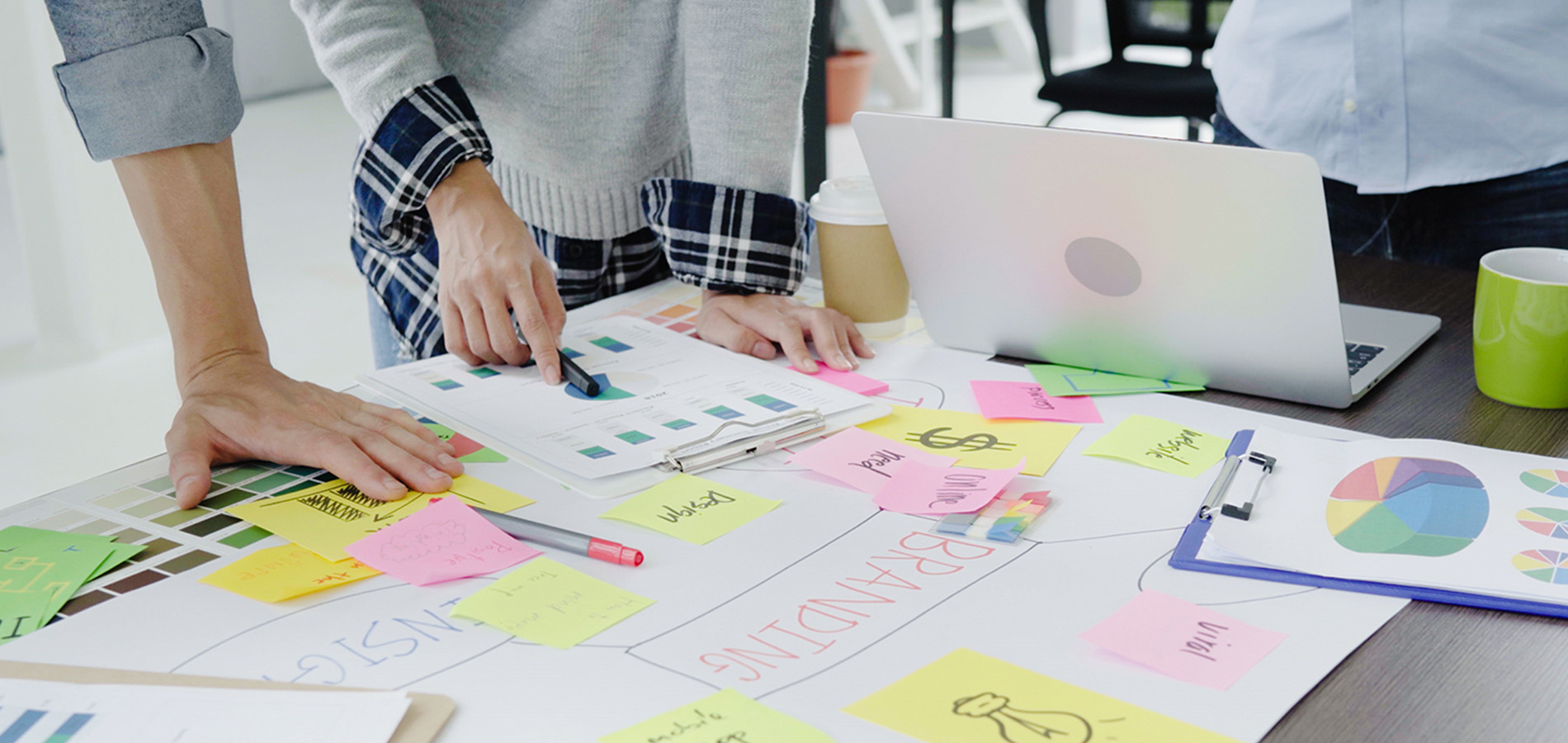 <h3>One Stop Service</h3><h4>ค้นคว้าวิจัยและพัฒนาสูตร<br><h4>ออกแบบโลโก้ และแพคเก็จ<br>ที่ปรึกษาทางการตลาด<br>จดแจ้งเลขทะเบียน อย</h4></h4>